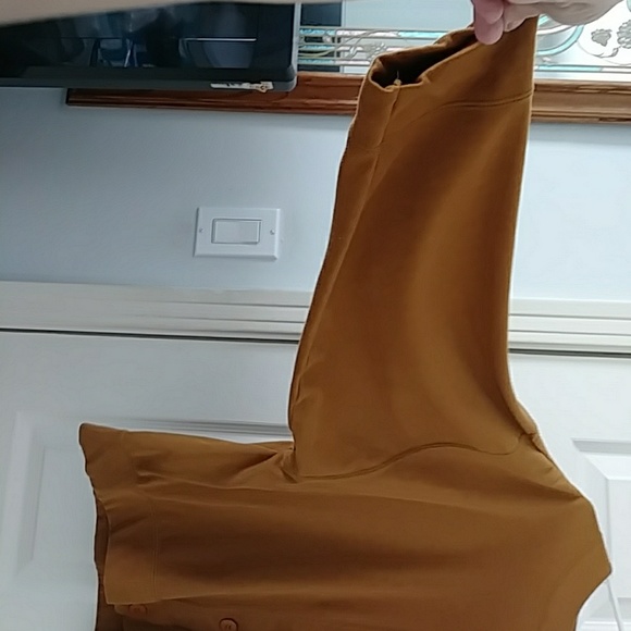 Top - Picture 2 of 3